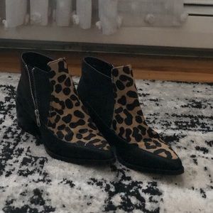 Design Lab Leopard print booties